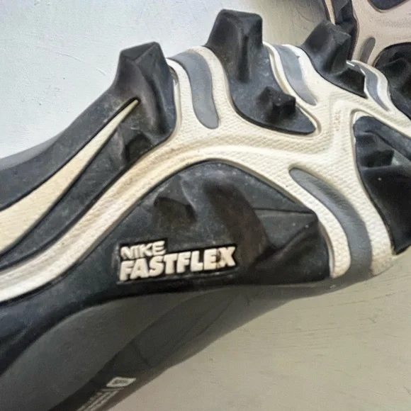 Nike Softball Cleats Gray/Black Athletic Shoes 5 yrs - Picture 5 of 6